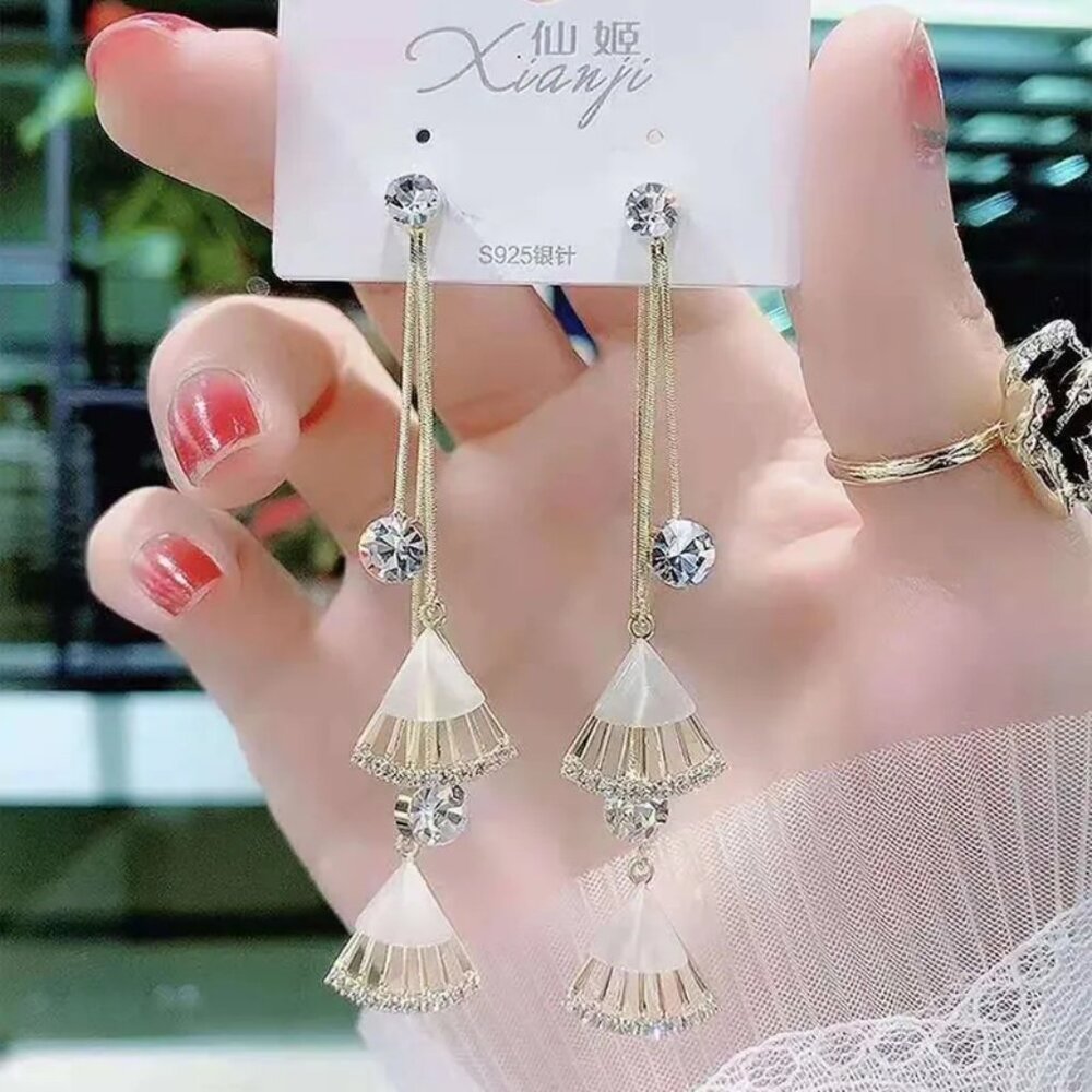 Elegant Triple Tier Fan Dangle Earrings – Pearl White Art Deco Drops